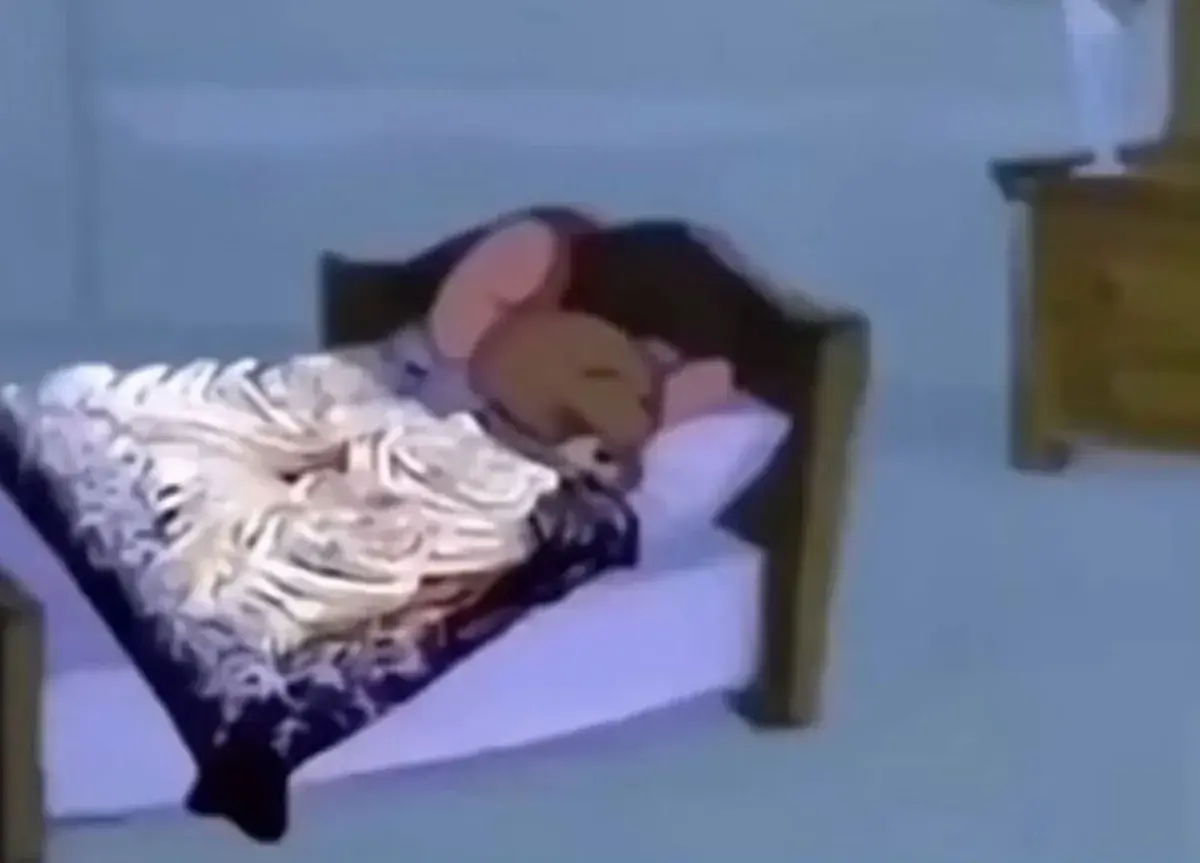 قالب ميم فارغ: POV: ما راح تخلص الإجازة إلا وإحنا محللينها